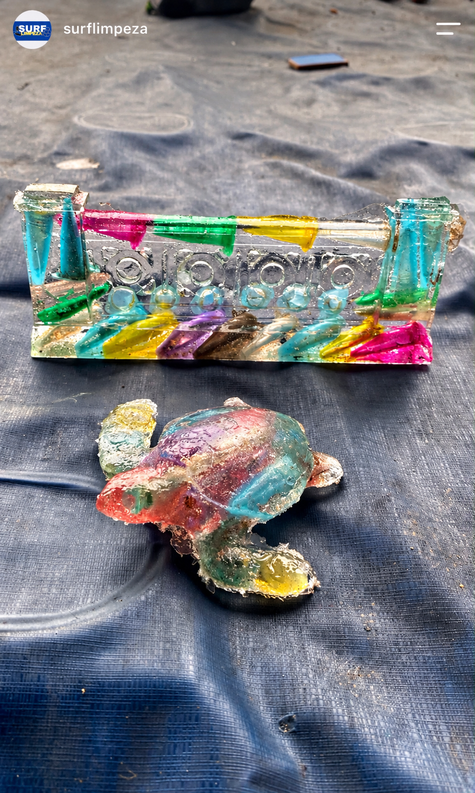 Amuletos artesanais feitos com resíduos
