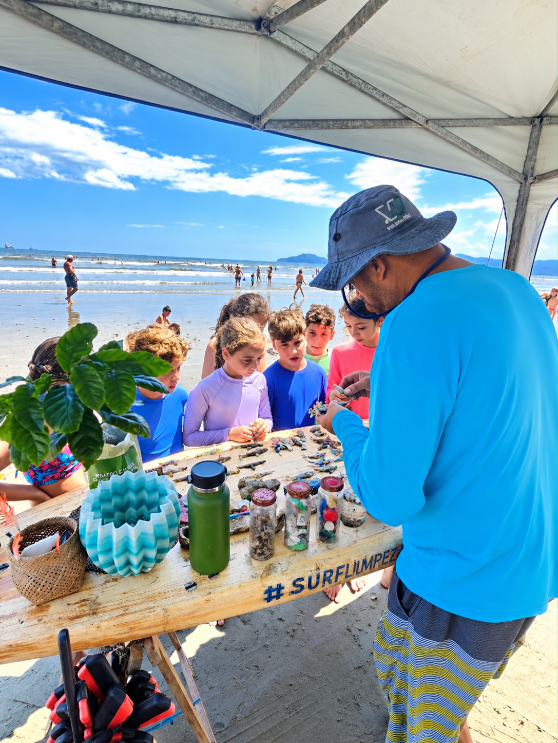 Interação da Surflimpeza com crianças e natureza